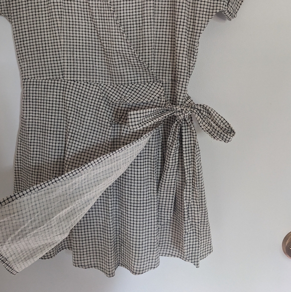 Gingham short romper - Picture 4 of 7